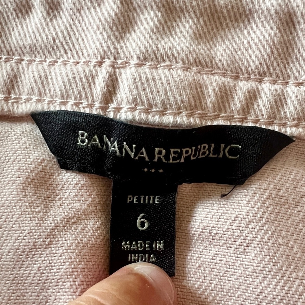 Banana Republic Pastel Pink Denim Mini Skirt - Size 6P (29") - Picture 8 of 9